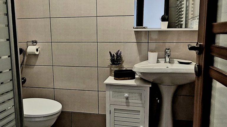 bb5e0400-74a2-4cb3-bec7-2f4b772b1b39