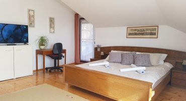 c532b533-68e6-43ae-a698-9b6b12fcbf04